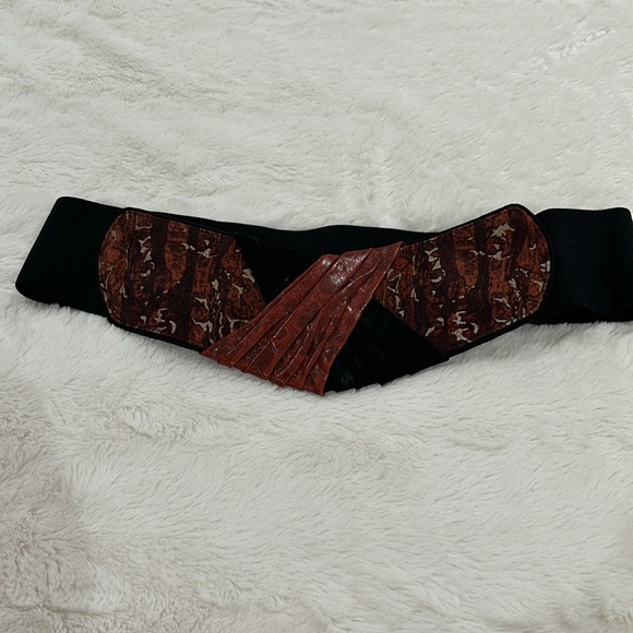 Black belt with coral suede and leather front detail, adjustable elastic back. - Picture 3 of 8